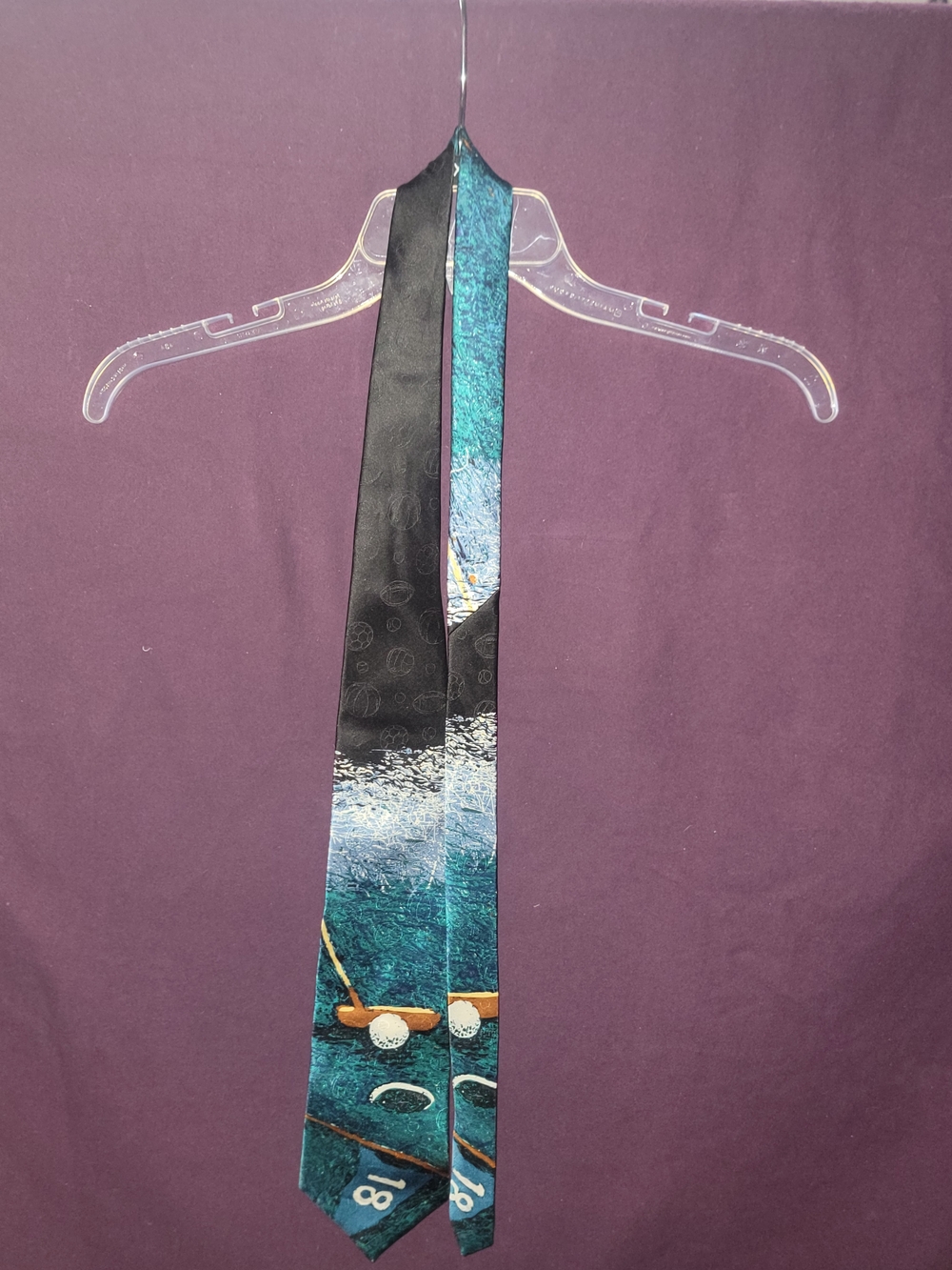 Vintage Evan Picone 100% silk necktie featuring a novelty golf course theme